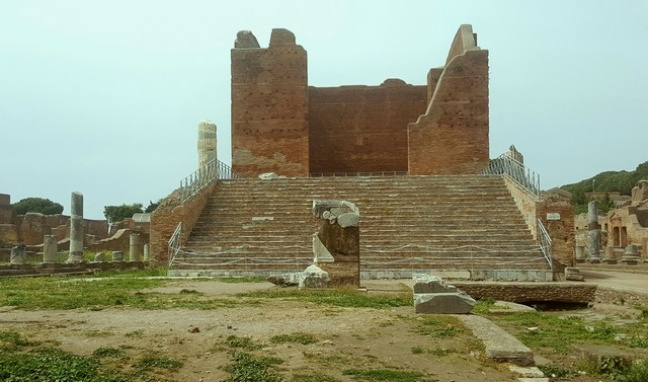 &quot; Il Tempio della Triade Capitolina &quot;